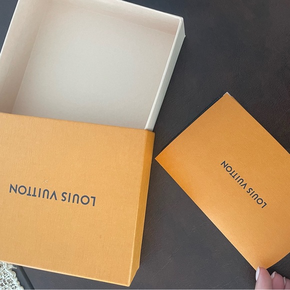 Neo Card Holder - Picture 6 of 6